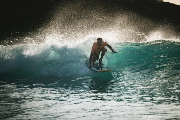 Kabungo carving a perfect wave